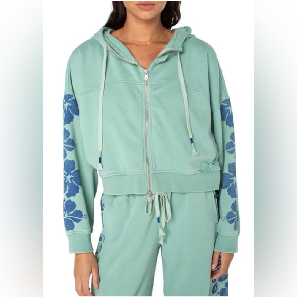 Roxy Mint Green Hoodie and sweats set with Blue Floral Accents